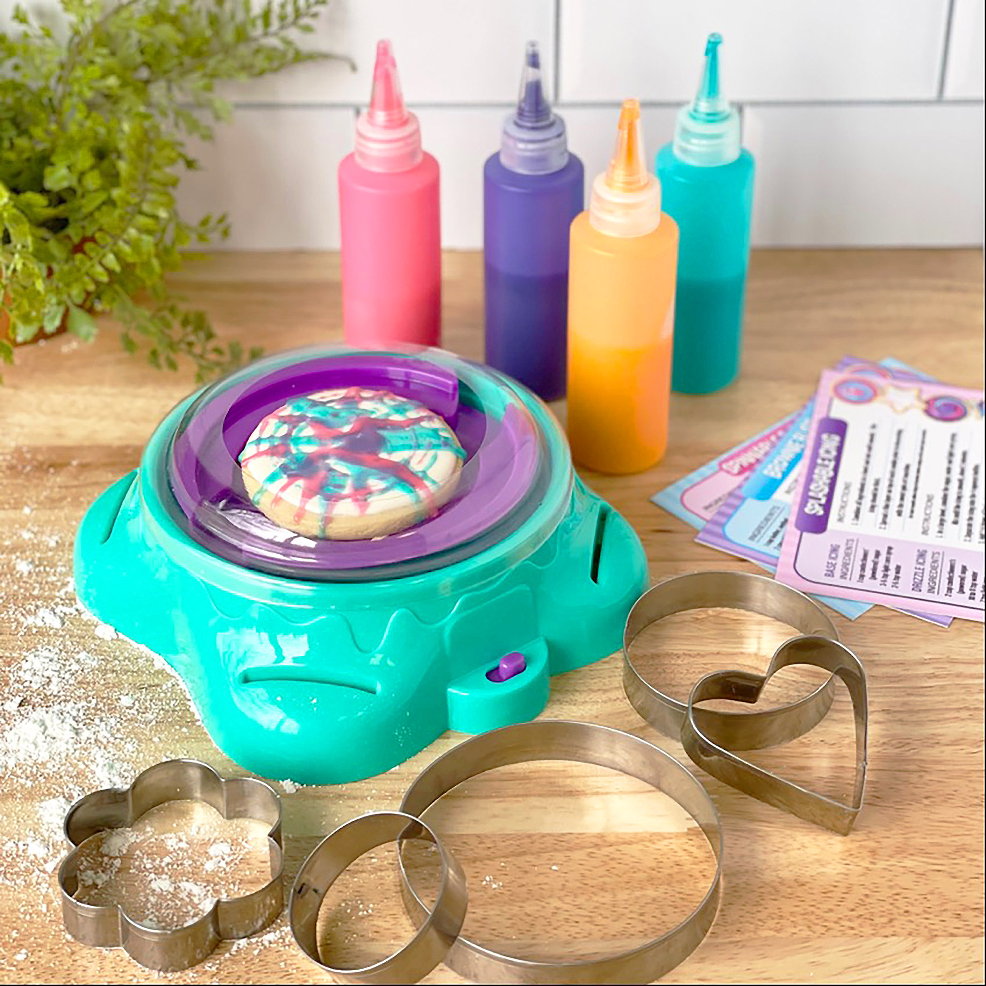 ArtSkills Sweet Spin Art, Includes Cookie Cutters and Recipe Cards, 17 Pc 